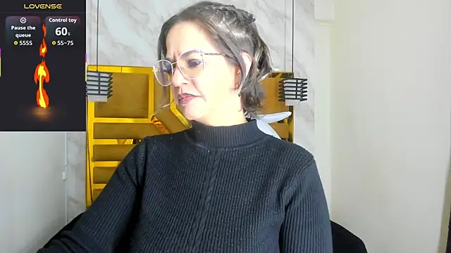 Luciifeer  online show from 10/10/25, 11:49