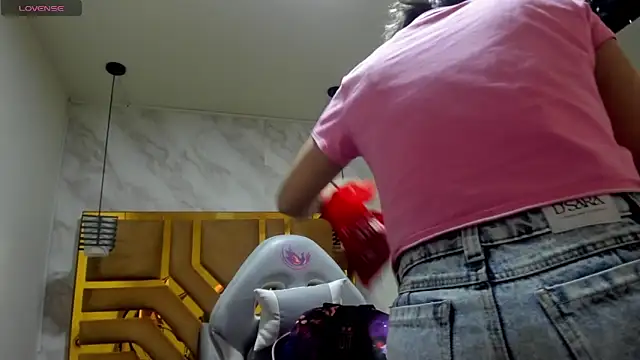 Luciifeer  online show from 12/19/25, 03:25