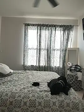 honeycombhalo online show from 04/23/26, 10:00