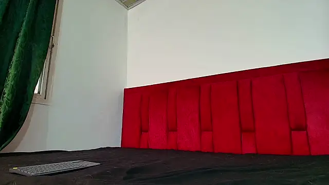 Emma Valencia 001 online show from 02/01/26, 09:35