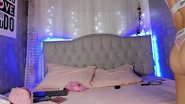 Miss-Alicia online show from 12/03/25, 02:12