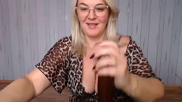 EleanoraDream online show from 10/23/25, 10:25