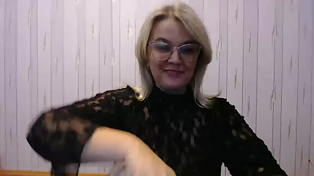 EleanoraDream online show from 10/14/25, 03:12