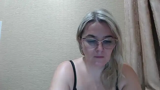 EleanoraDream online show from 05/30/26, 04:56