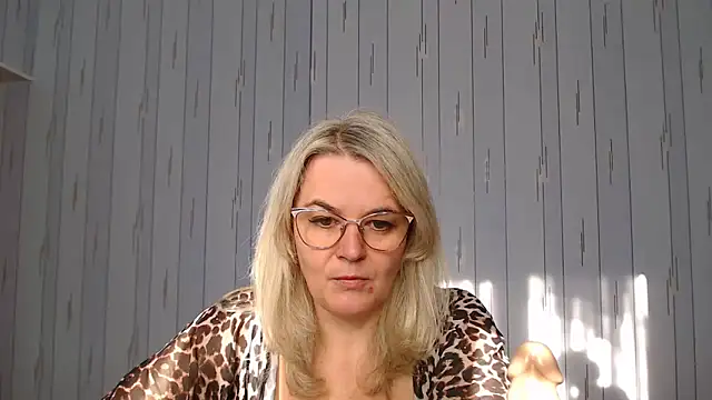 EleanoraDream online show from 10/22/25, 07:19