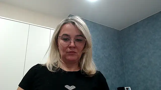 EleanoraDream online show from 12/22/25, 04:29