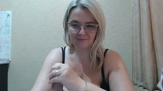 EleanoraDream online show from 05/27/26, 07:05