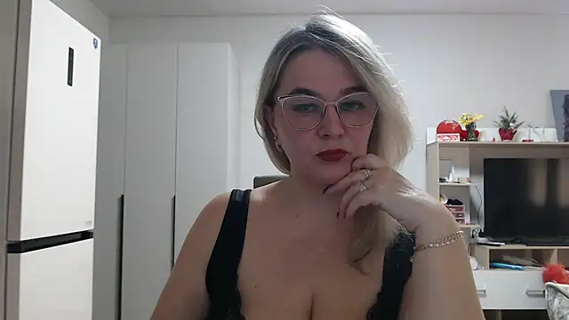 EleanoraDream online show from 04/30/26, 11:28