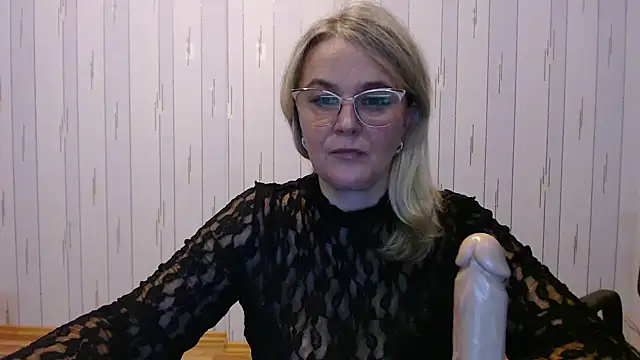 EleanoraDream online show from 10/13/25, 02:40