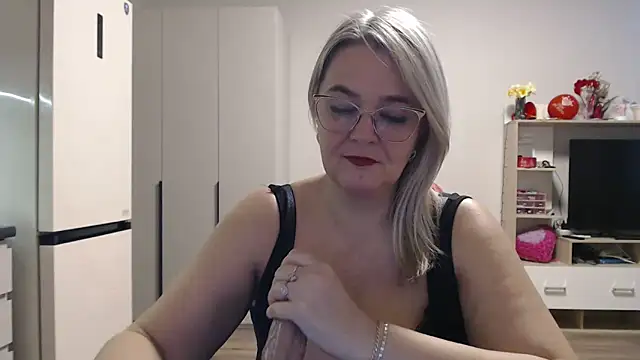 EleanoraDream online show from 05/07/26, 04:50
