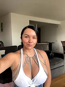 Nova Gabriela online show from 11/11/25, 03:40