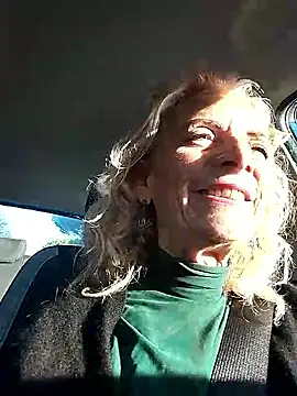 clarabell4 online show from 12/17/25, 08:19