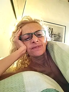 clarabell4 online show from 01/13/26, 08:07