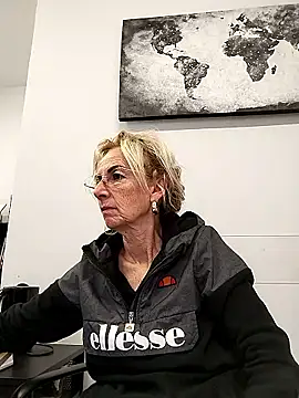 clarabell4 online show from 01/19/26, 10:41