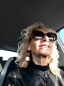 clarabell4 online show from 10/24/25, 07:07