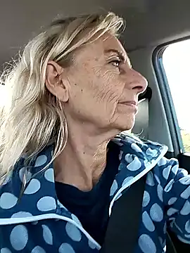 clarabell4 online show from 11/15/25, 09:35