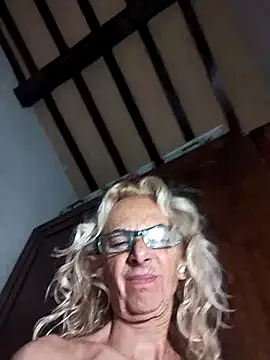 clarabell4 online show from 11/27/25, 06:47