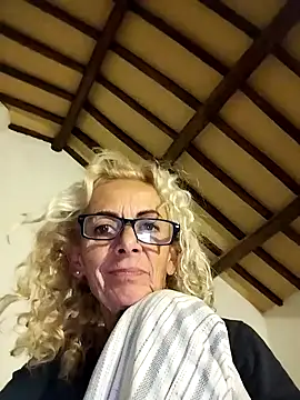 Snapshot of clarabell4 chatting on 09/14/25, 07:25 clarabell4 online show from 09/14/25, 07:25