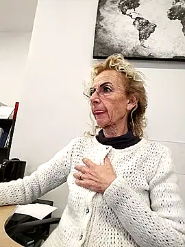 clarabell4 online show from 01/14/26, 08:40