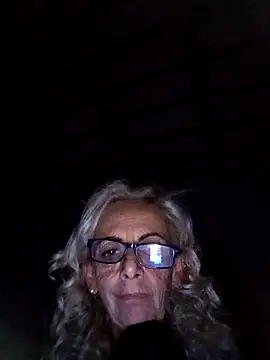 Snapshot of clarabell4 chatting on 09/18/25, 08:12 clarabell4 online show from 09/18/25, 08:12