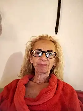 clarabell4 online show from 04/13/26, 05:22