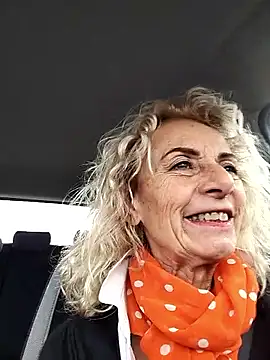 clarabell4 online show from 01/15/26, 07:56