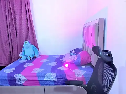 Allisson24 online show from 10/25/25, 04:11