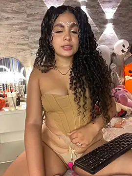 Yassy vazquez online show from 10/11/25, 07:37