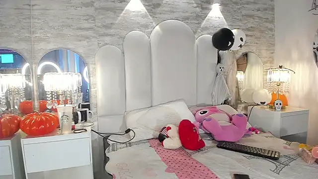 Yassy vazquez online show from 10/22/25, 07:35