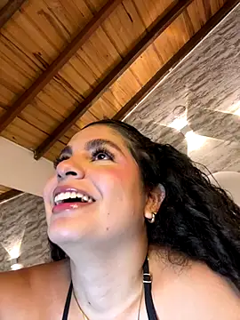 Yassy vazquez online show from 11/21/25, 07:35