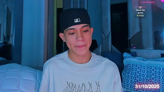 Sebax Young online show from 10/31/25, 09:00