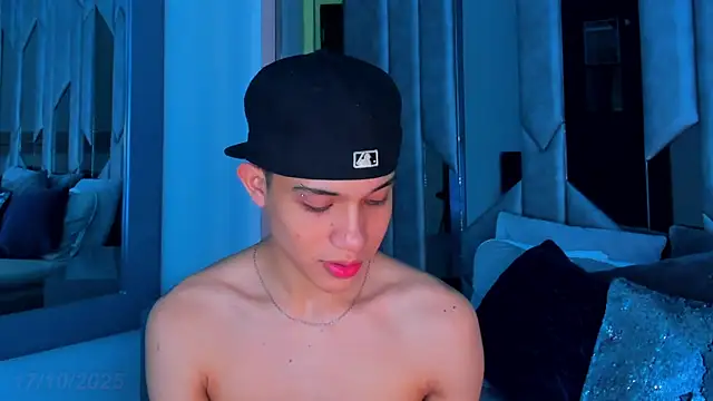 Sebax Young online show from 10/17/25, 08:21