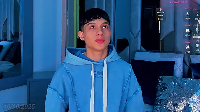 Sebax Young online show from 10/10/25, 04:35