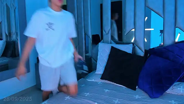 Sebax Young online show from 09/28/25, 03:52