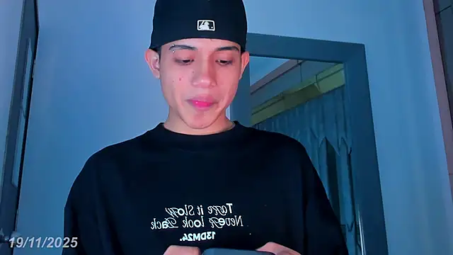 Sebax Young online show from 11/19/25, 08:31