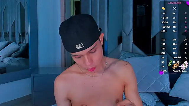 Sebax Young online show from 10/24/25, 07:57