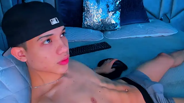 Sebax Young online show from 10/18/25, 07:49