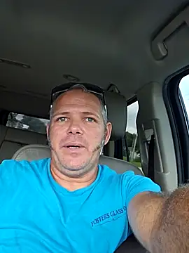 cubanitofeliz40 online show from 10/28/25, 08:52