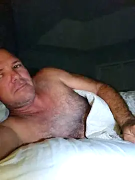 cubanitofeliz40 online show from 12/18/25, 11:25