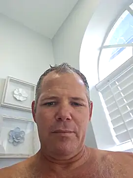 cubanitofeliz40 online show from 12/22/25, 02:28