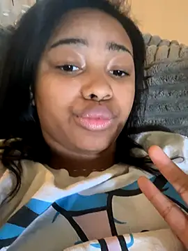 Snapshot of nuttybutter999999 chatting on 10/21/25, 04:06 nuttybutter999999 online show from 10/21/25, 04:06