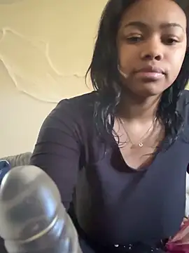 Snapshot of nuttybutter999999 chatting on 10/28/25, 05:01 nuttybutter999999 online show from 10/28/25, 05:01