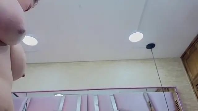 Snapshot of ThaliaCross chatting on 06/27/26, 12:11 ThaliaCross online show from 06/27/26, 12:11