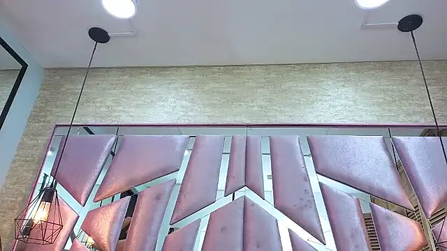 Snapshot of ThaliaCross chatting on 01/08/26, 07:53 ThaliaCross online show from 01/08/26, 07:53