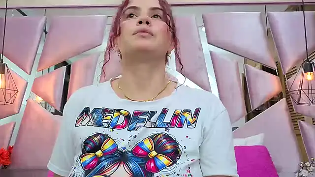 Snapshot of ThaliaCross chatting on 02/24/26, 08:10 ThaliaCross online show from 02/24/26, 08:10