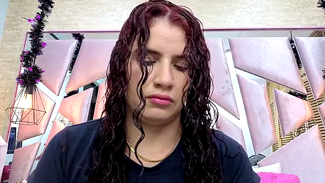 ThaliaCross online show from 11/28/25, 07:58