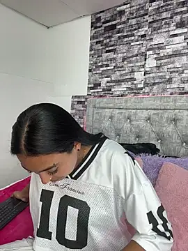 nicolexxaleja online show from 12/21/25, 06:31