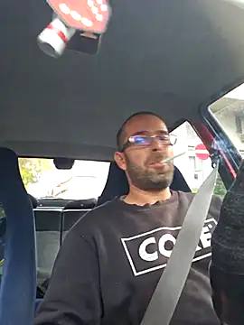 Snapshot of Thomas043 chatting on 10/22/25, 01:10 Thomas043 online show from 10/22/25, 01:10