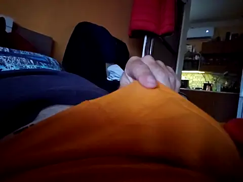 Snapshot of Thomas043 chatting on 10/21/25, 07:41 Thomas043 online show from 10/21/25, 07:41