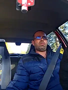 Snapshot of Thomas043 chatting on 10/27/25, 06:58 Thomas043 online show from 10/27/25, 06:58